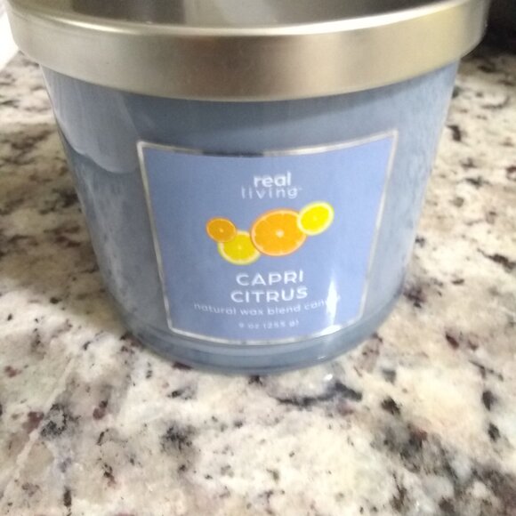 Capri Citrus Candle-90z, with Lid, New without Price tag - Picture 5 of 5